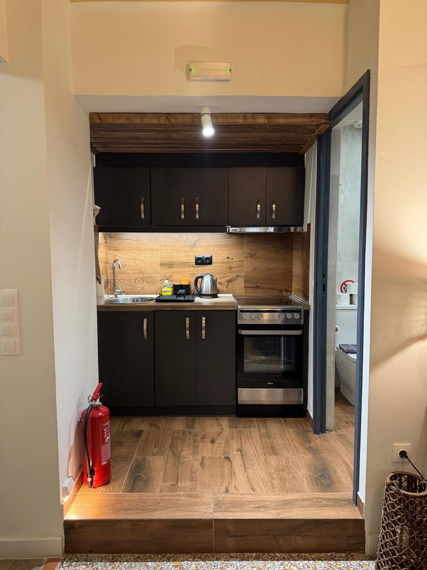 Haris 302 Apartment By Vpn Accomodation Атина Екстериор снимка